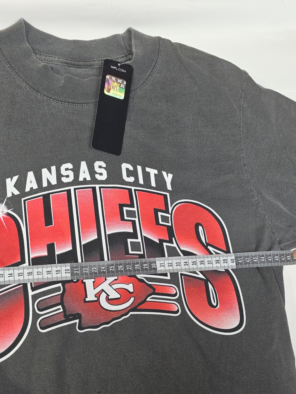 NFL Kansas City Chiefs Graphic Tee - Black & Red Gradient Small - Picture 7 of 10